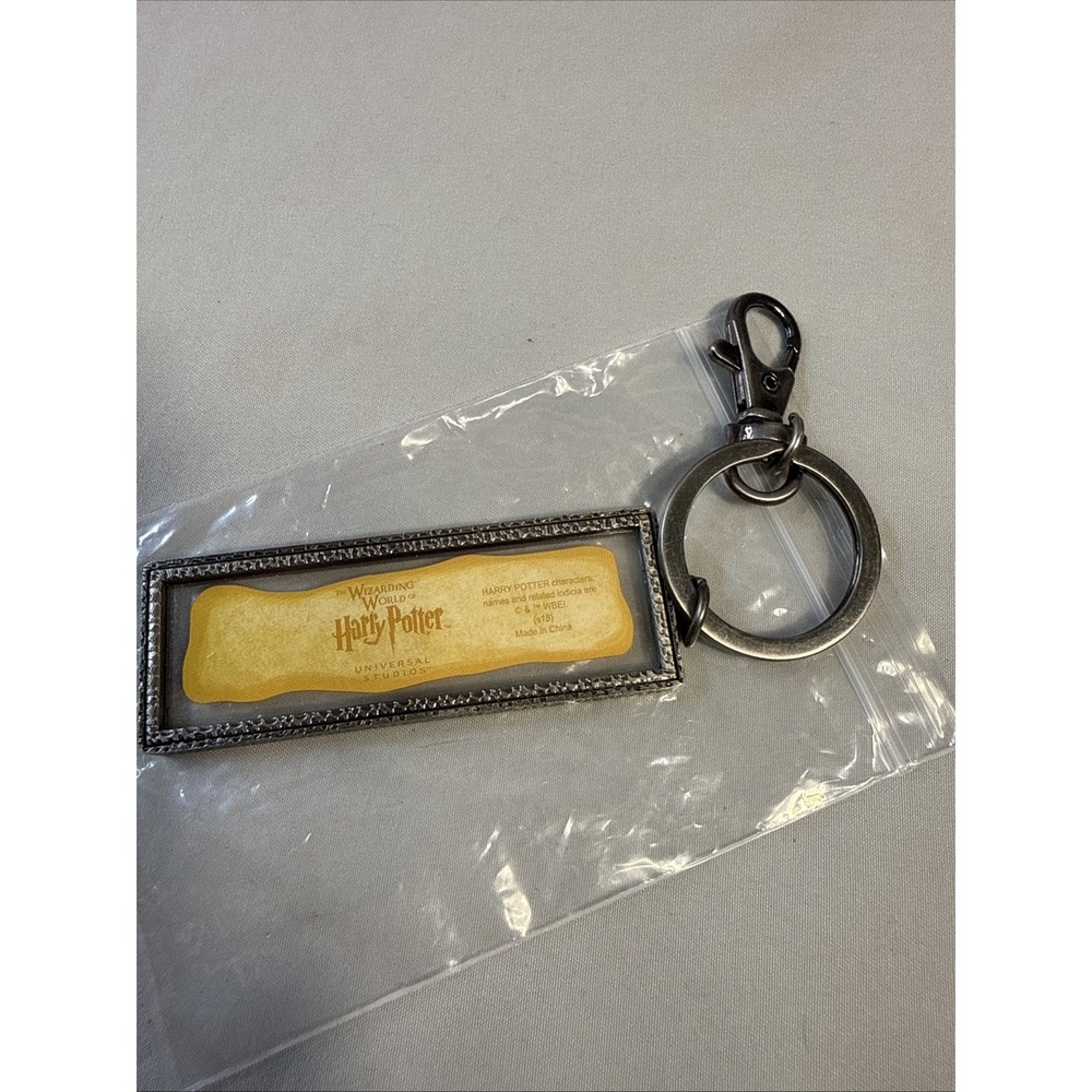Universal Studios Harry Potter Albus Dumbledore Bravery Quote Pewter Keychain - Picture 4 of 6